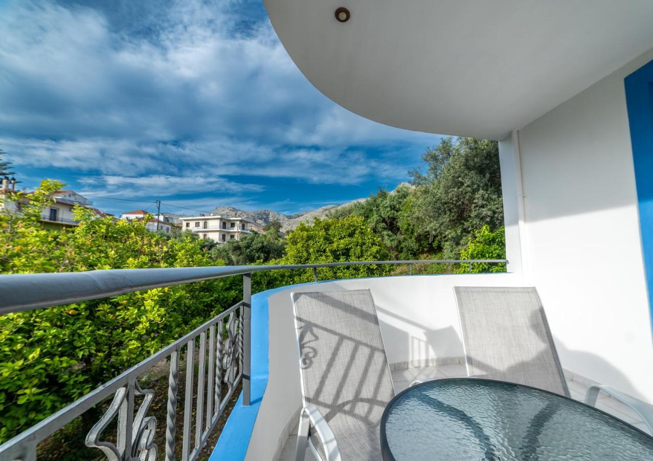 Azzurro Hotel Palairos Exterior photo